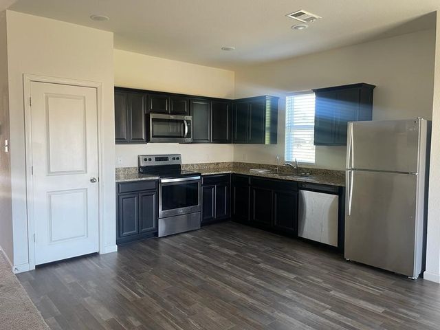 501 Swift Current Drive, Crowley, TX 76036