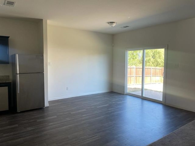 501 Swift Current Drive, Crowley, TX 76036