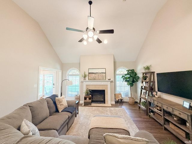 400 Knollview Drive, Evansville, IN 47711