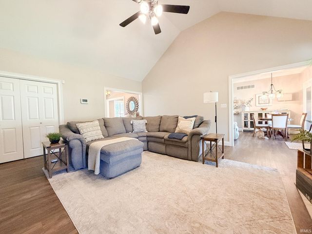 400 Knollview Drive, Evansville, IN 47711