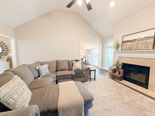 400 Knollview Drive, Evansville, IN 47711