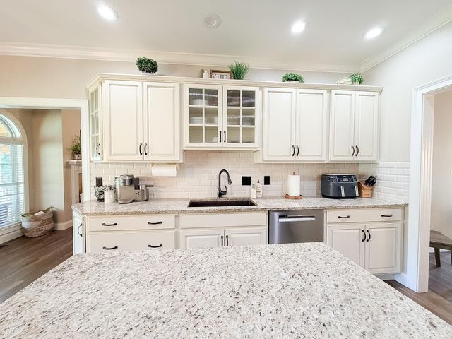 400 Knollview Drive, Evansville, IN 47711