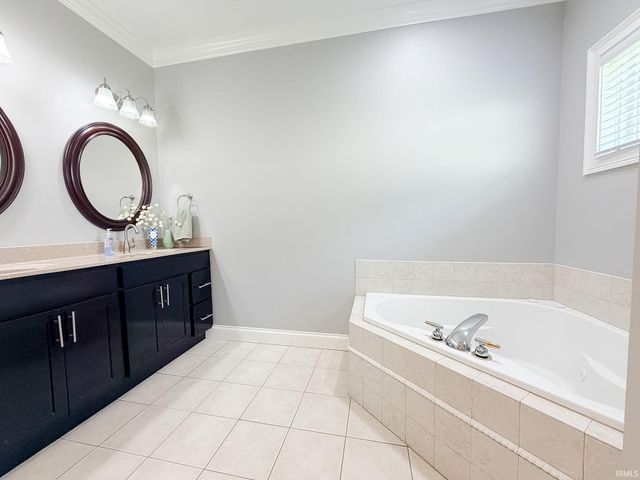 400 Knollview Drive, Evansville, IN 47711