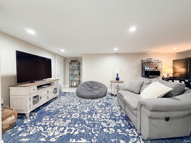 400 Knollview Drive, Evansville, IN 47711
