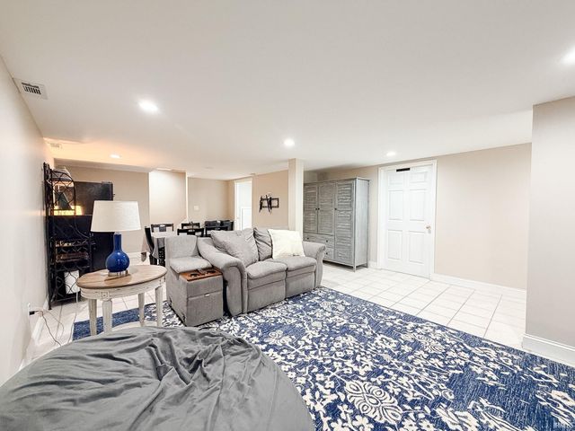 400 Knollview Drive, Evansville, IN 47711