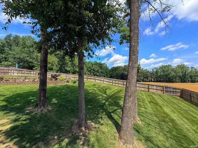 400 Knollview Drive, Evansville, IN 47711