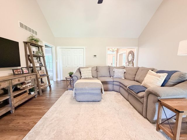 400 Knollview Drive, Evansville, IN 47711