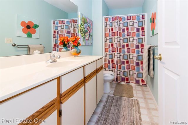 245 Brookwood Drive 16, South Lyon, MI 48178