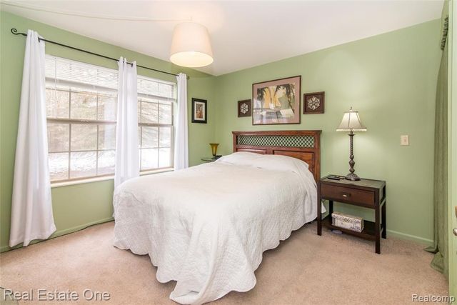 245 Brookwood Drive 16, South Lyon, MI 48178