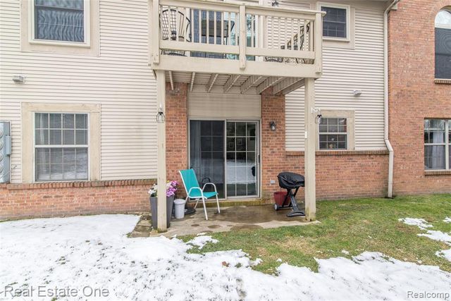 245 Brookwood Drive 16, South Lyon, MI 48178