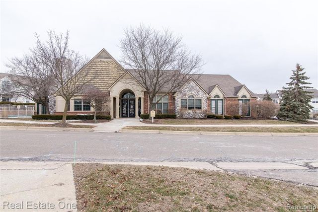 245 Brookwood Drive 16, South Lyon, MI 48178