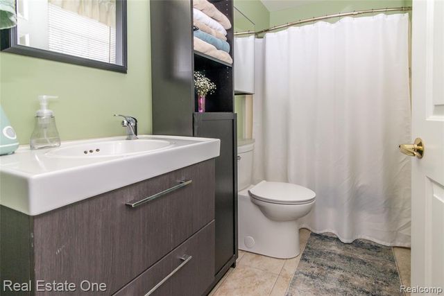 245 Brookwood Drive 16, South Lyon, MI 48178