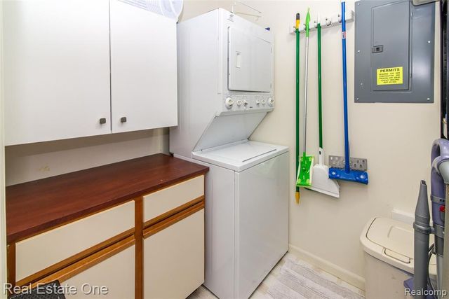 245 Brookwood Drive 16, South Lyon, MI 48178