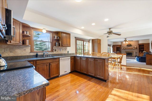 244 HOLLY DR, Chalfont, PA 18914