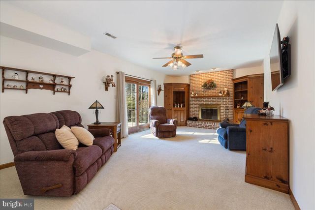 244 HOLLY DR, Chalfont, PA 18914