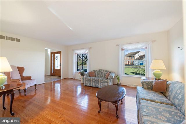 244 HOLLY DR, Chalfont, PA 18914