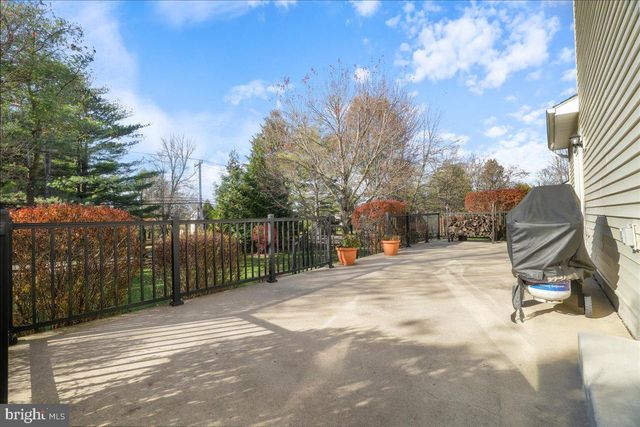 244 HOLLY DR, Chalfont, PA 18914