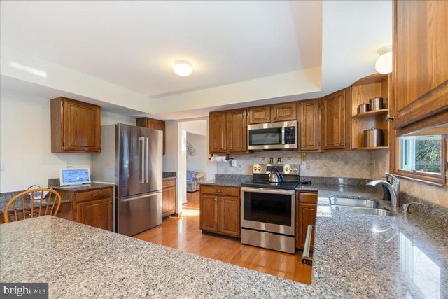 244 HOLLY DR, Chalfont, PA 18914