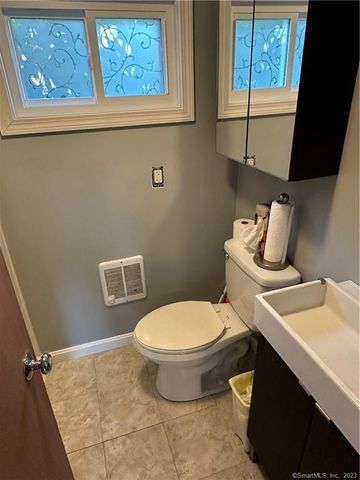 2 Reed Avenue, Waterford, CT 06385