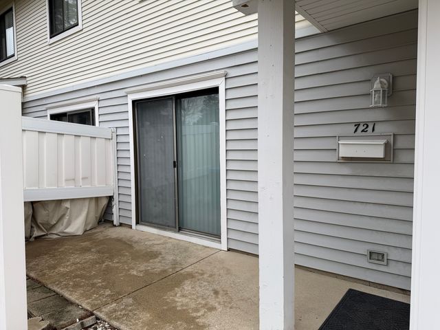 721 Sunfish Point, Schaumburg, IL 60194