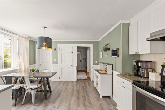 67 Beach Ave, Swampscott, MA 01907