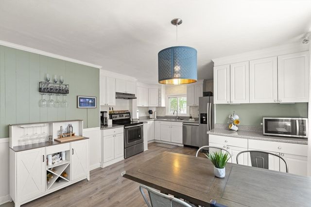 67 Beach Ave, Swampscott, MA 01907