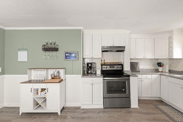 67 Beach Ave, Swampscott, MA 01907