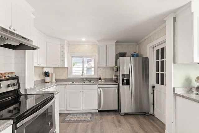 67 Beach Ave, Swampscott, MA 01907