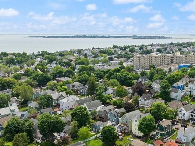 67 Beach Ave, Swampscott, MA 01907