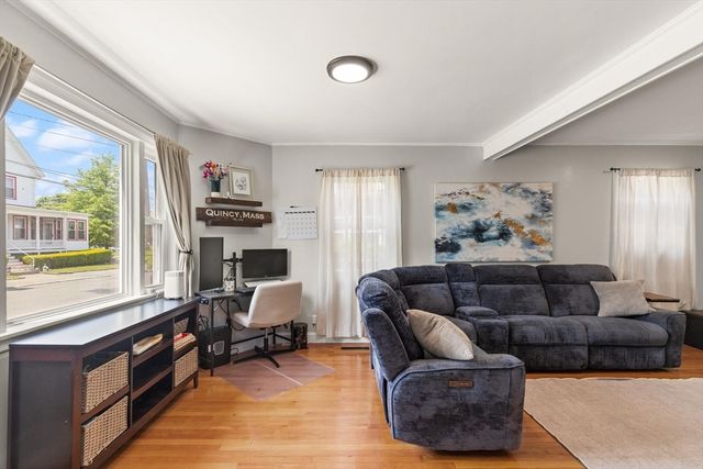 67 Beach Ave, Swampscott, MA 01907