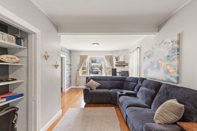 67 Beach Ave, Swampscott, MA 01907