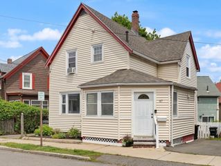67 Beach Ave, Swampscott, MA 01907