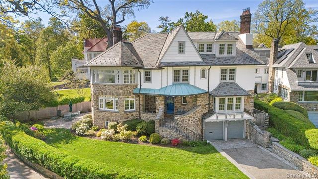 56 Park Avenue, Larchmont, NY 10538