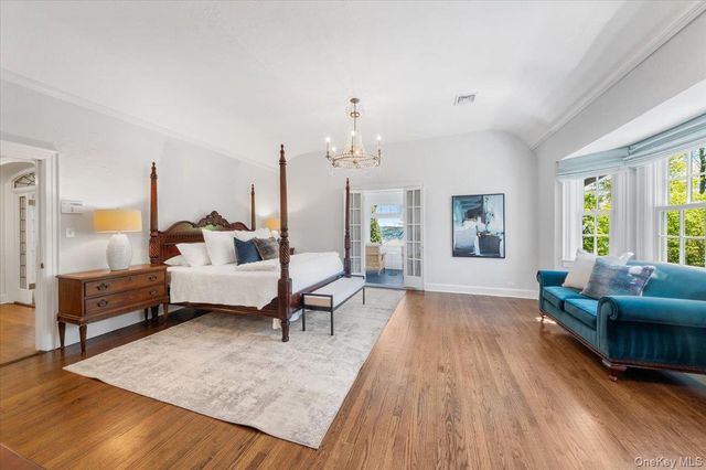 56 Park Avenue, Larchmont, NY 10538