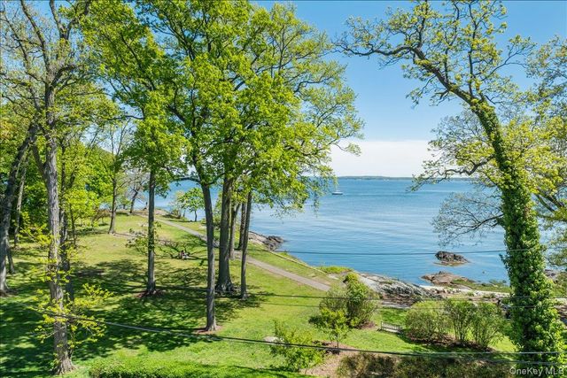 56 Park Avenue, Larchmont, NY 10538