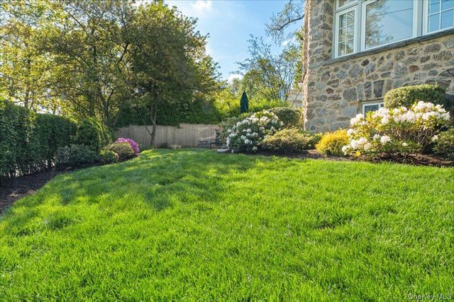 56 Park Avenue, Larchmont, NY 10538