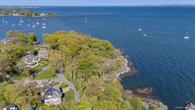 56 Park Avenue, Larchmont, NY 10538