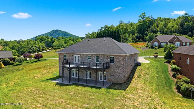 418 Huntington Woods Drive N, Lenoir, NC 28645