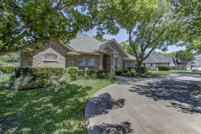 5006 Wedgefield Road, Granbury, TX 76049