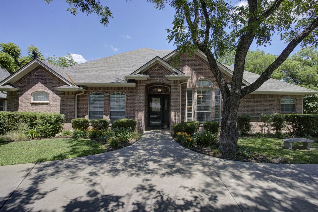 5006 Wedgefield Road, Granbury, TX 76049