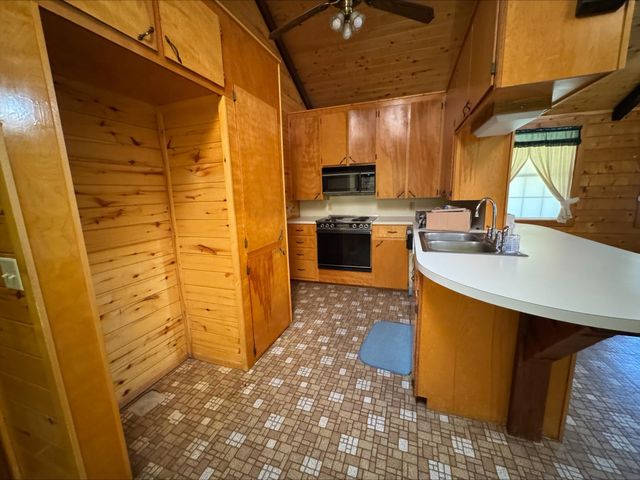 326 CR 4117, Hughes Springs, TX 75656