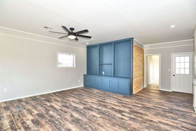 105 E Saddle Rock Road, Sand Springs, OK 74063