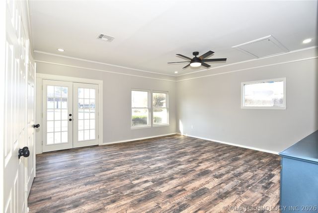 105 E Saddle Rock Road, Sand Springs, OK 74063