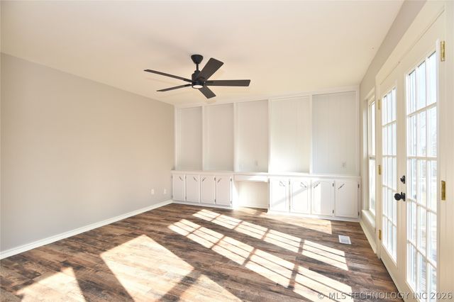 105 E Saddle Rock Road, Sand Springs, OK 74063