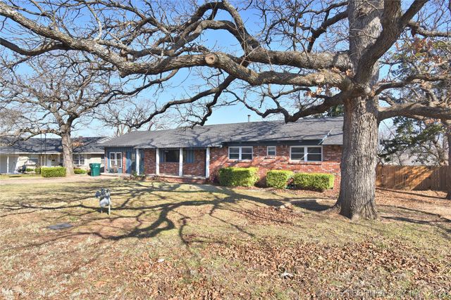 105 E Saddle Rock Road, Sand Springs, OK 74063