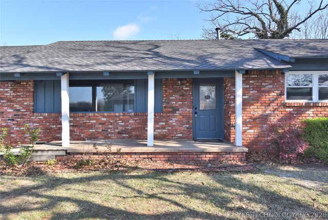 105 E Saddle Rock Road, Sand Springs, OK 74063