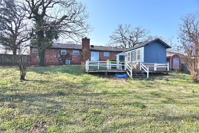 105 E Saddle Rock Road, Sand Springs, OK 74063