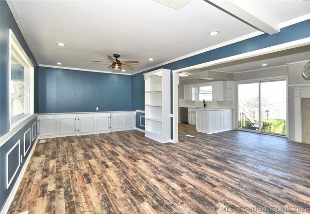 105 E Saddle Rock Road, Sand Springs, OK 74063