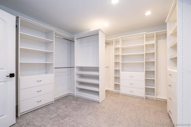53707 Addington Drive, Macomb, MI 48042