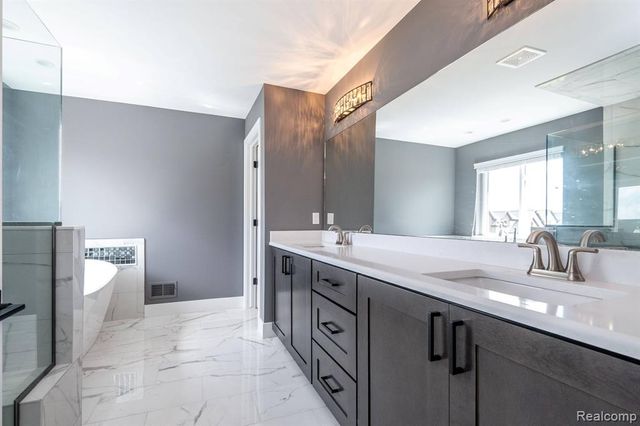 53707 Addington Drive, Macomb, MI 48042